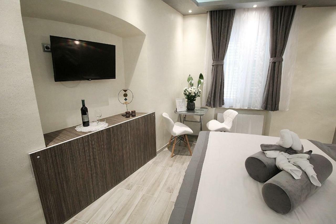Sette Stanze Hotel โปเรช ภายนอก รูปภาพ