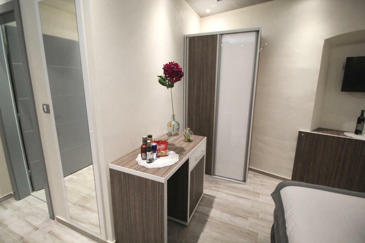 Sette Stanze Hotel โปเรช ภายนอก รูปภาพ