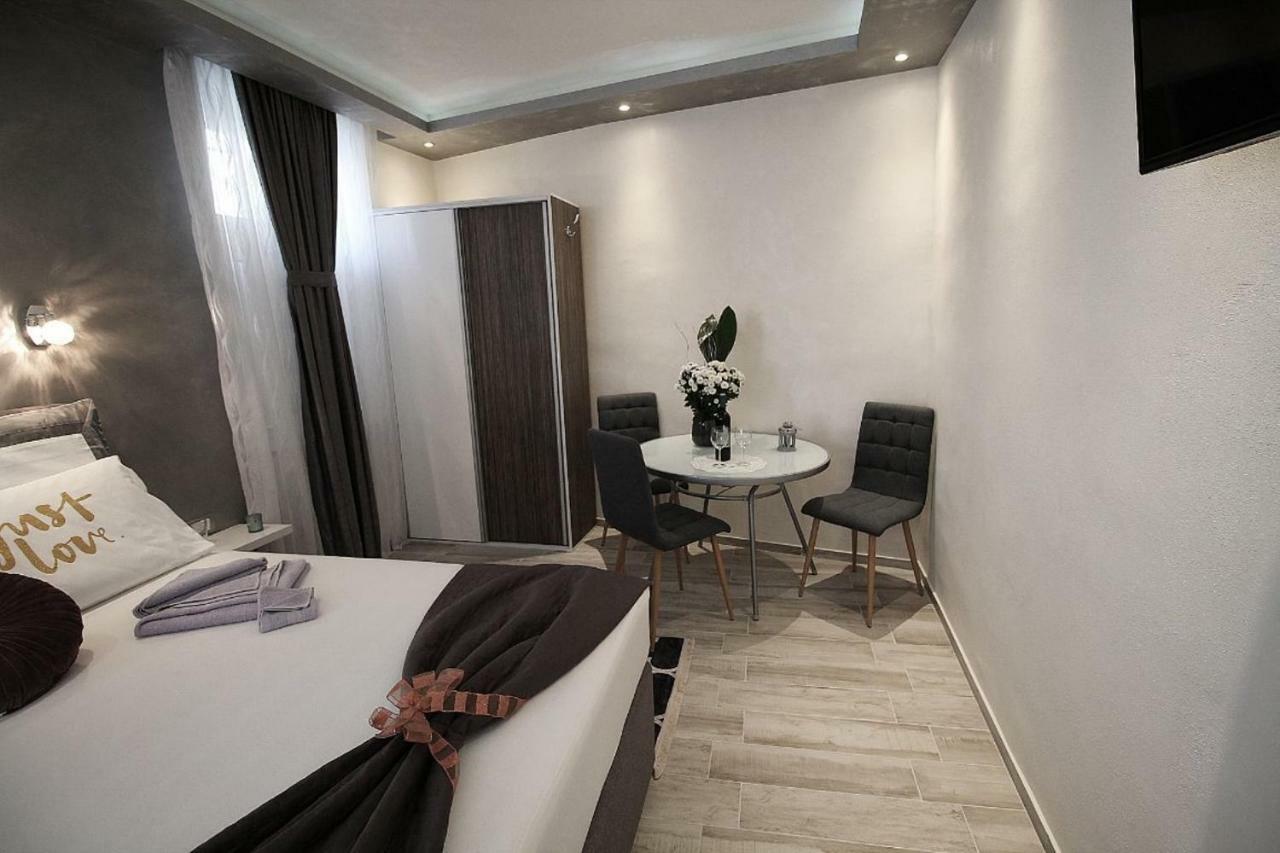 Sette Stanze Hotel โปเรช ภายนอก รูปภาพ