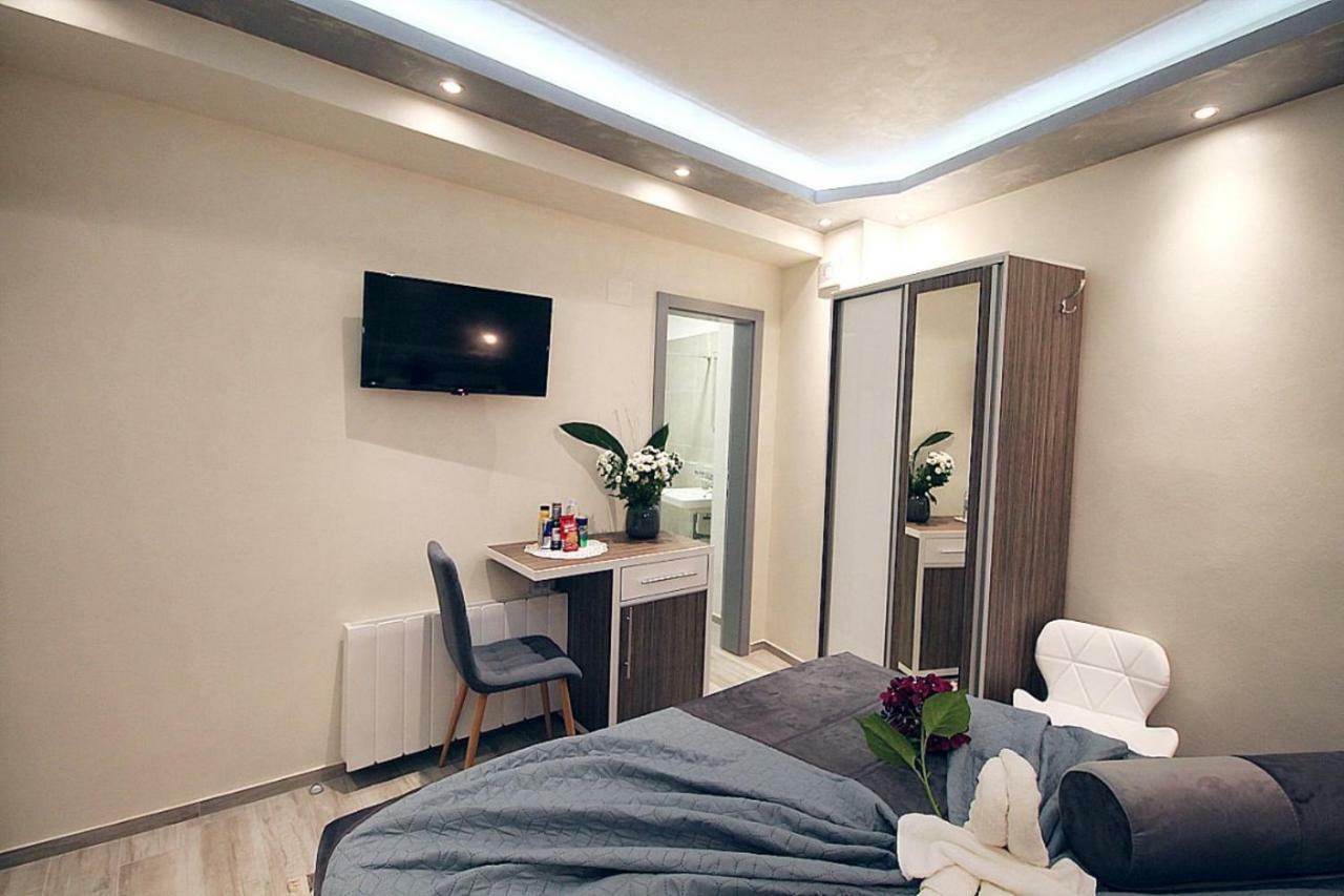 Sette Stanze Hotel โปเรช ภายนอก รูปภาพ