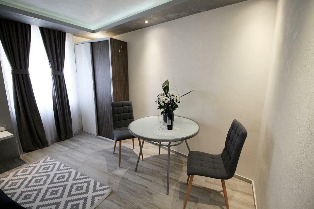 Sette Stanze Hotel โปเรช ภายนอก รูปภาพ